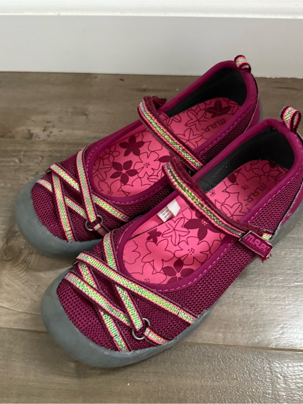 M.A.P Lillith 2 Shoes Mary Jane Strap Girls 1 Burgundy Iridescent Comfort